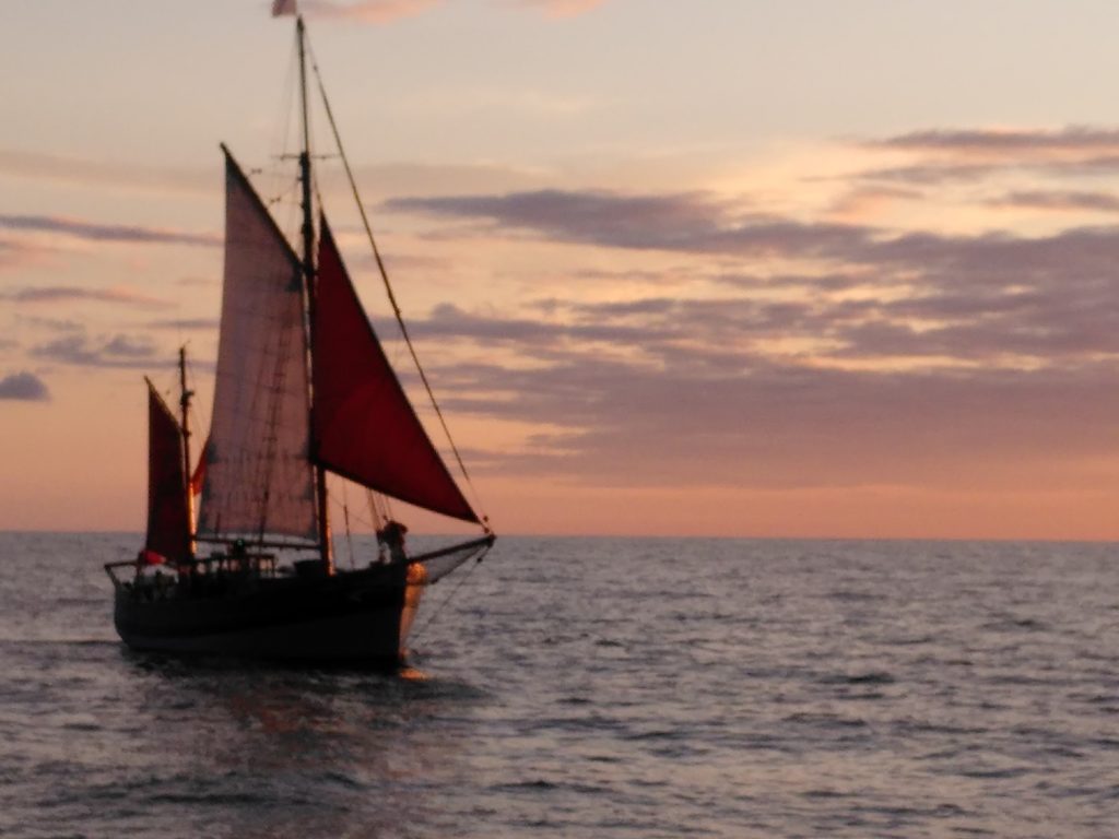 Apprendre la voile lors d'une croisière sur Milpat